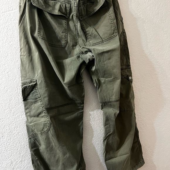 Women’s Cargo Pants - Beige , Gray, and Green - Picture 9 of 9